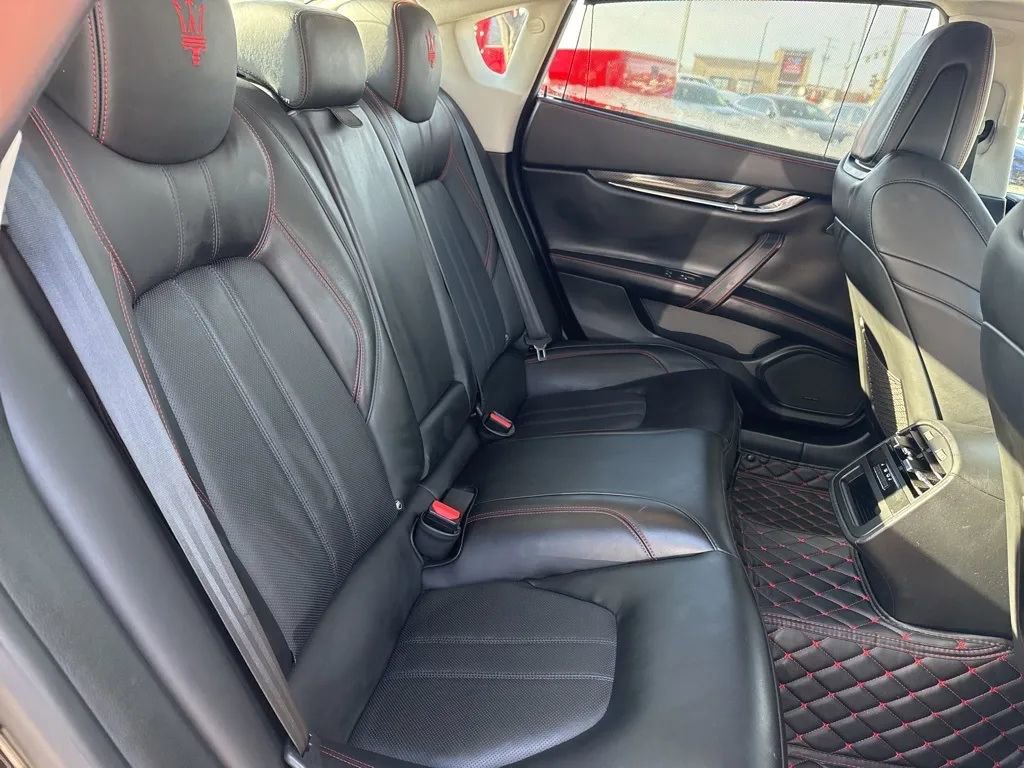 Used 2018 Maserati Quattroporte S GranSport Q4 AWD/4WD image 19