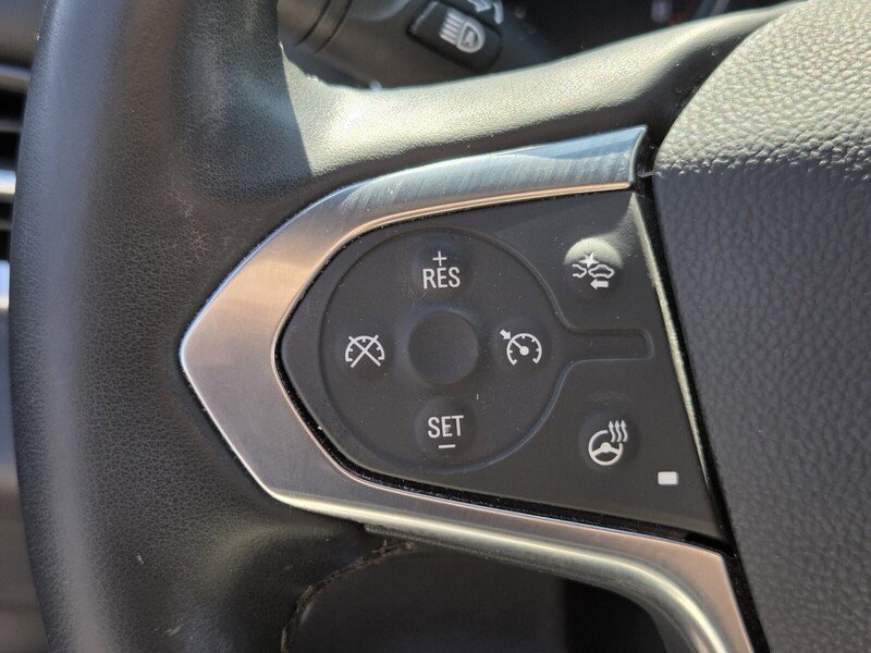 Used 2023 Chevrolet Traverse RS FWD image 27