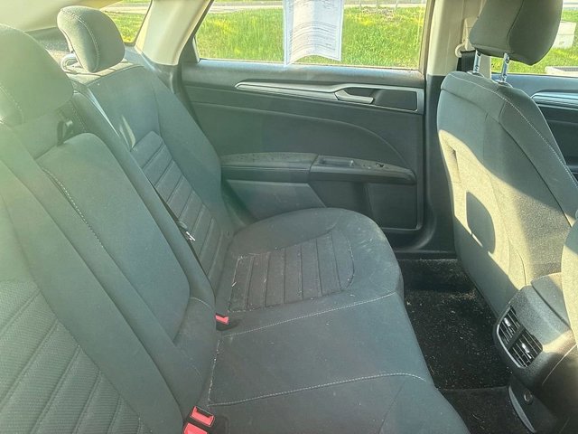Used 2020 Ford Fusion SE FWD image 21