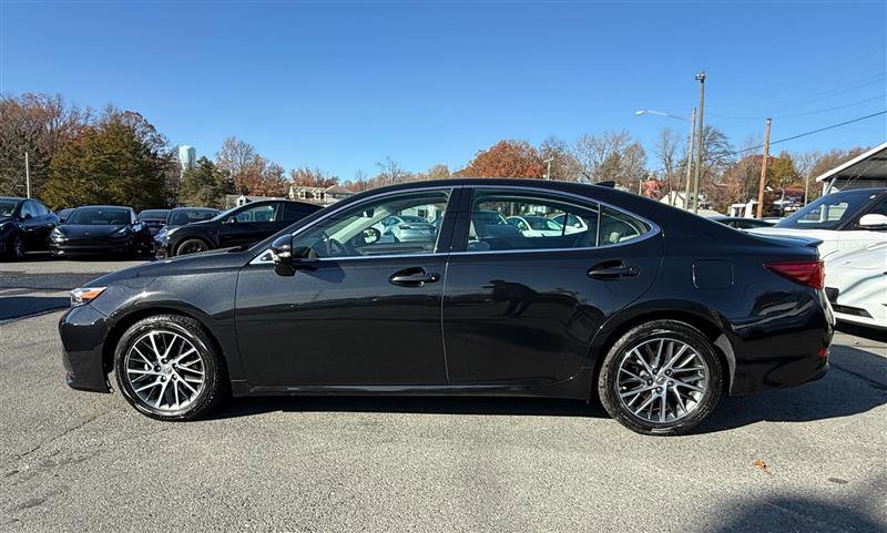 Used 2017 Lexus ES 350 image 2