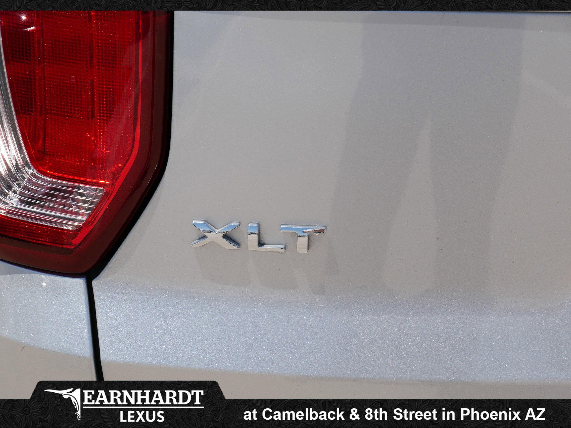 Used 2017 Ford Explorer XLT w/ Equipment Group 202A FWD image 35