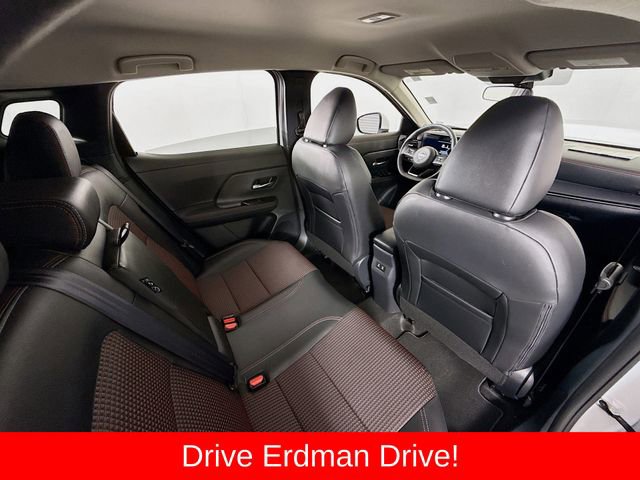 Used 2025 Nissan Kicks SR FWD image 28
