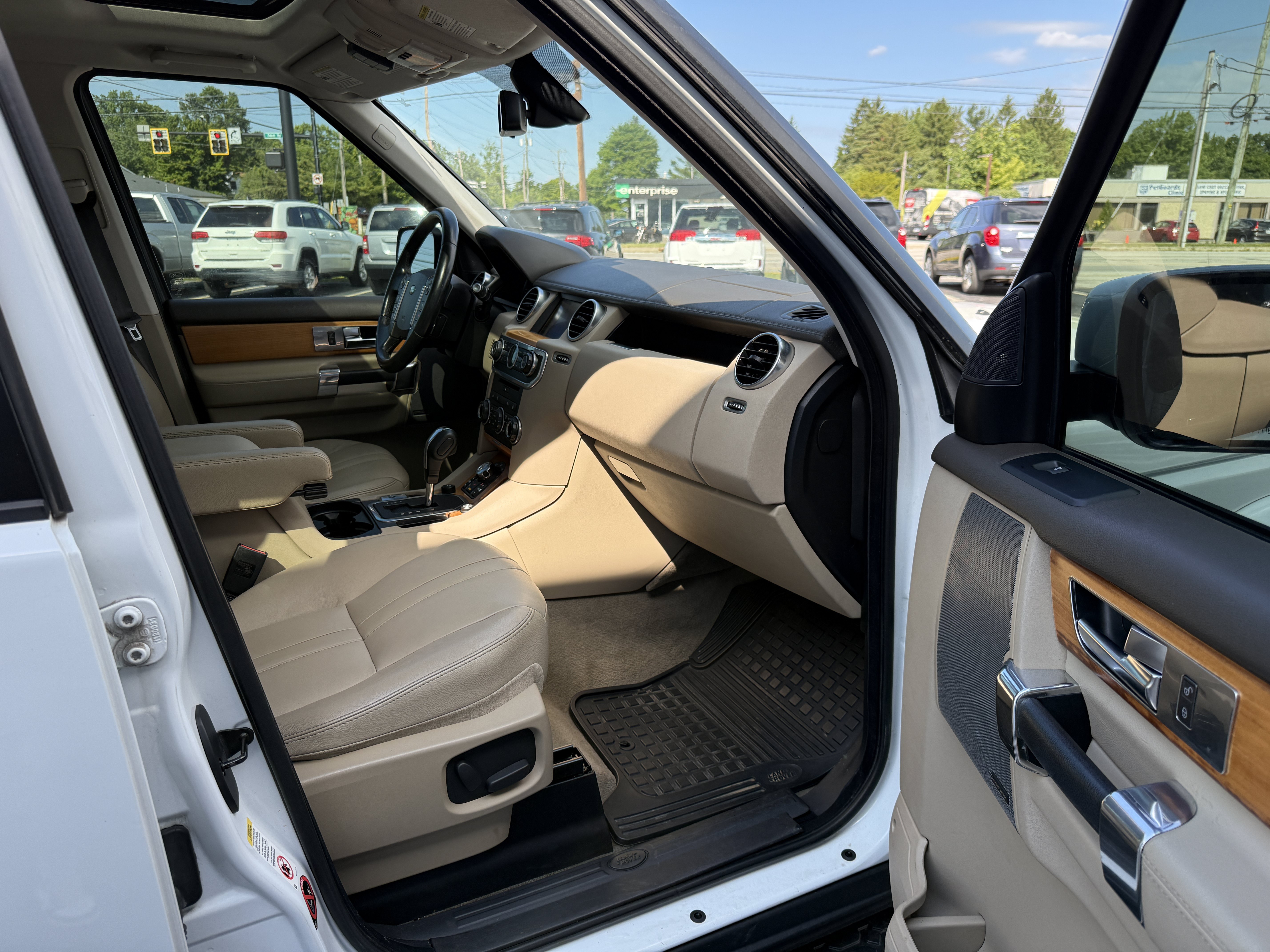 Used 2013 Land Rover LR4 HSE AWD/4WD image 10