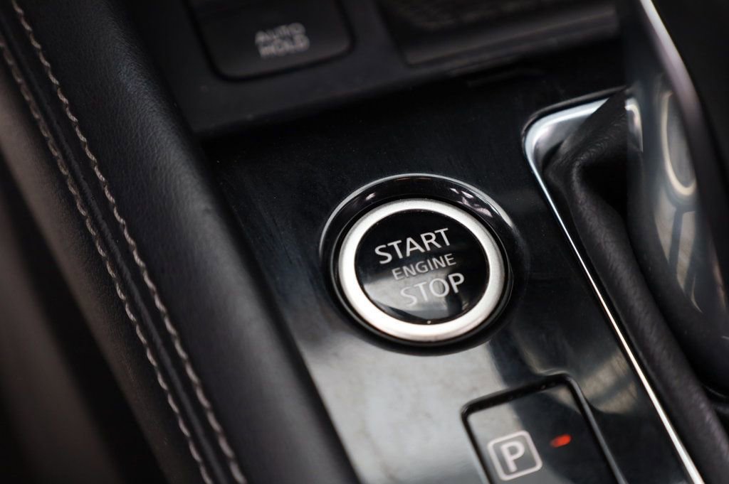 Used 2023 Nissan Kicks SR image 42