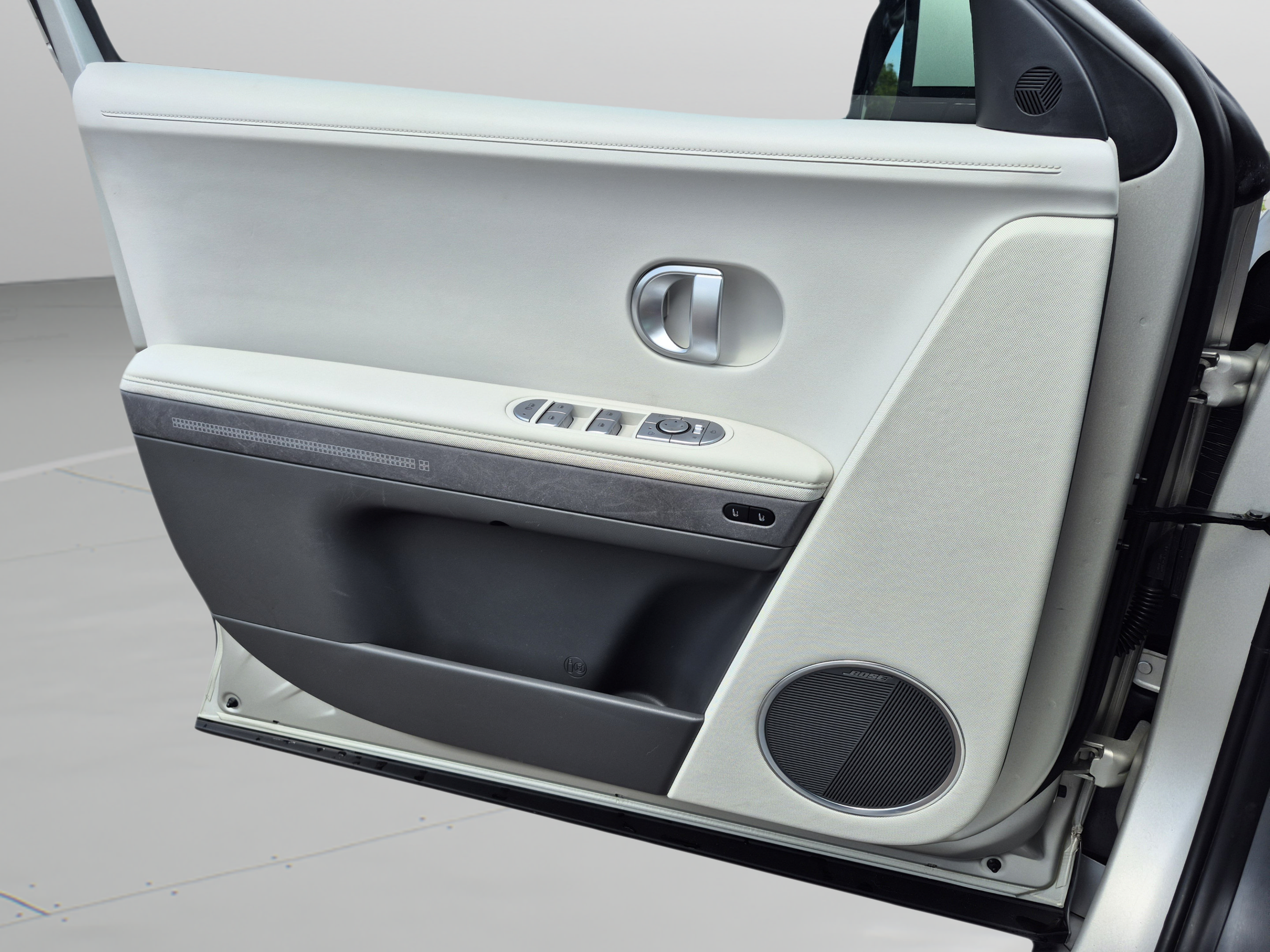 Certified 2024 Hyundai Ioniq 5 Limited AWD/4WD image 23