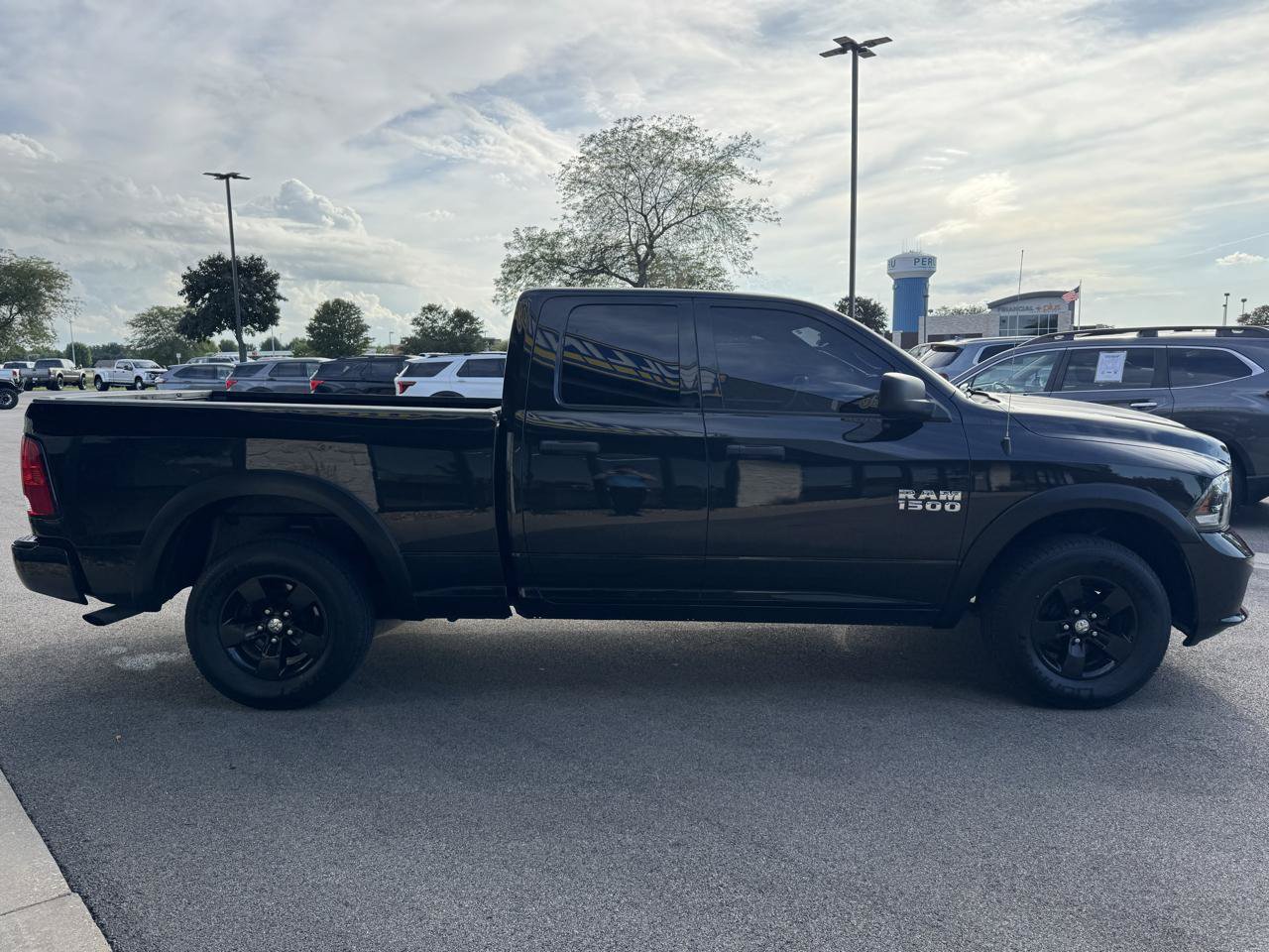 Used 2018 RAM 1500 ST AWD/4WD image 9