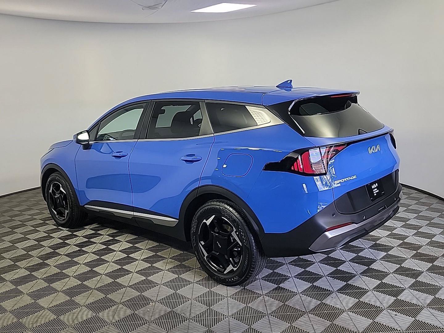 Used 2026 Kia Sportage EX FWD image 11