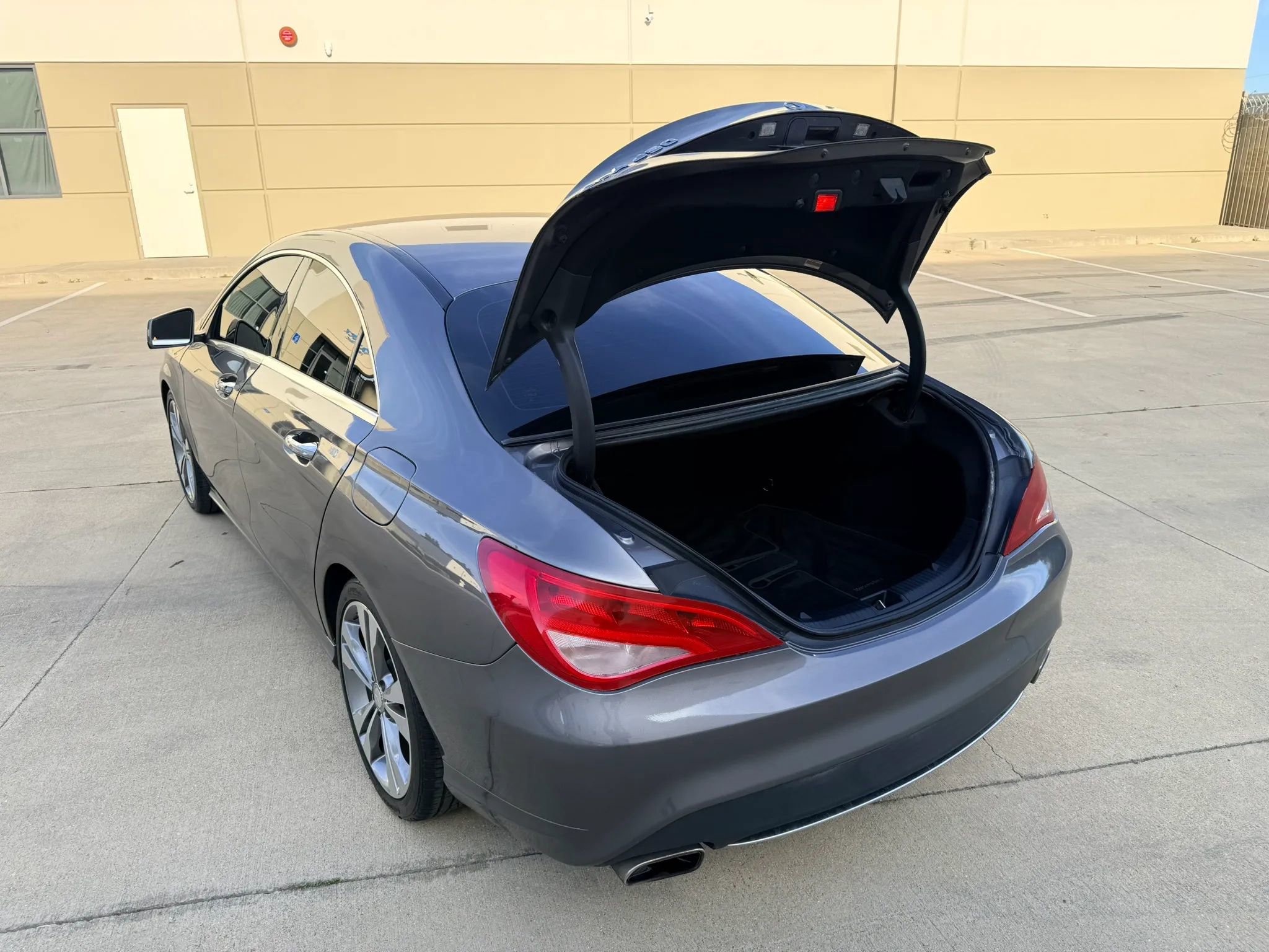 Used 2016 Mercedes-Benz CLA 250 image 14