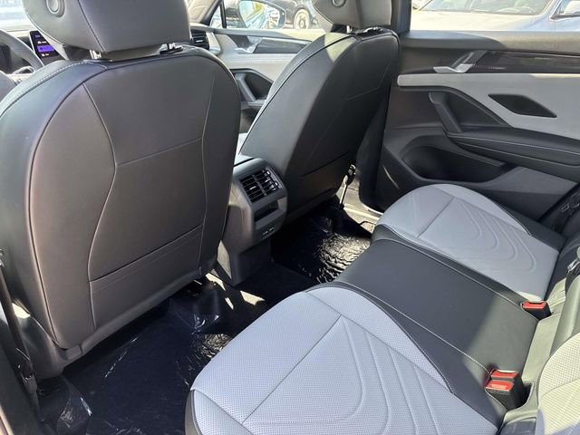 New 2026 Volkswagen Tiguan SE R-Line FWD image 10