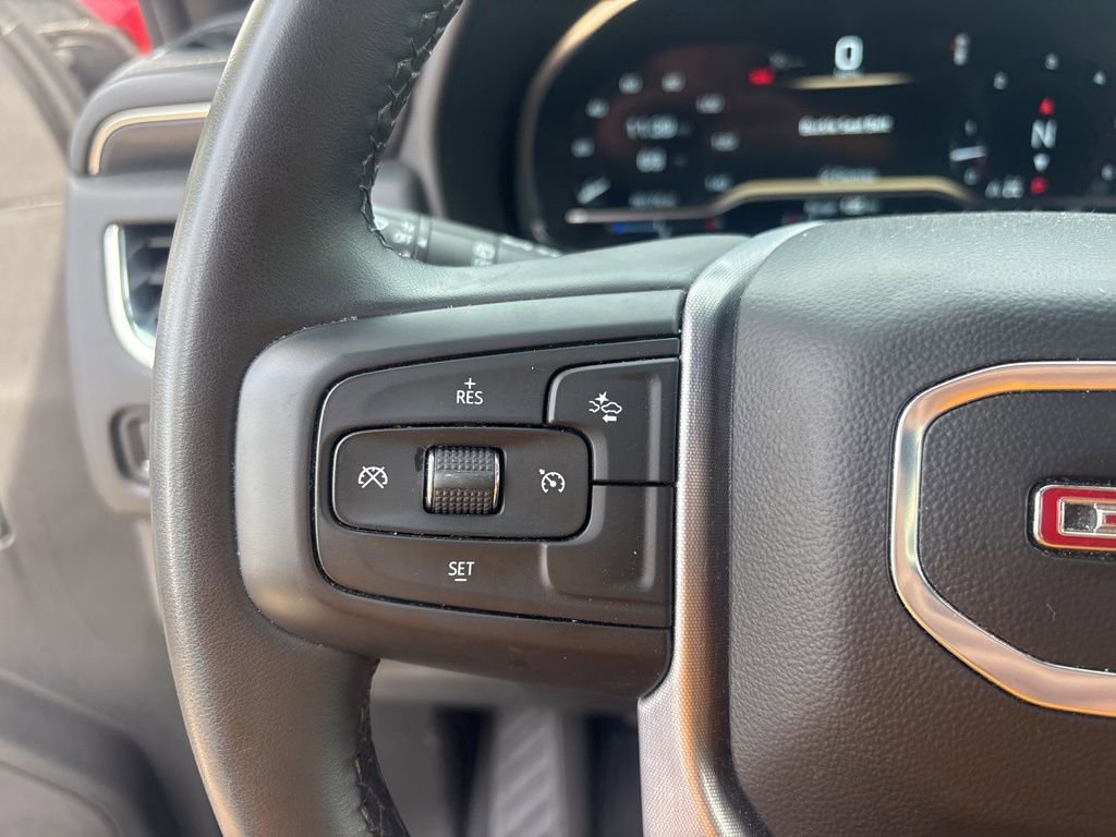 Used 2024 GMC Yukon XL SLT AWD/4WD image 17