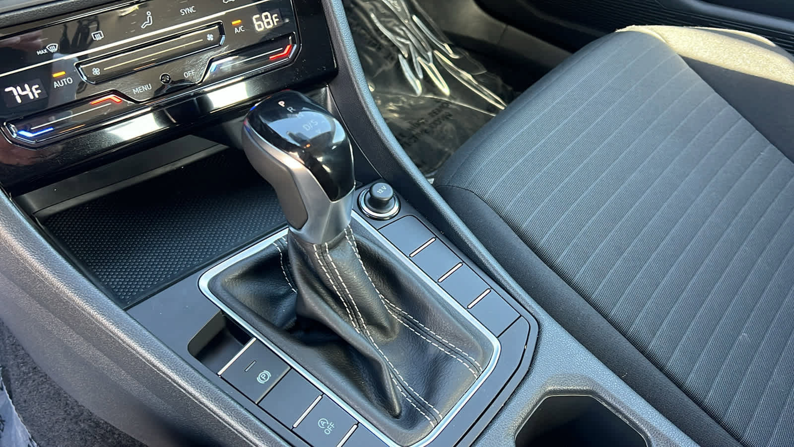 Used 2025 Volkswagen Jetta S image 13