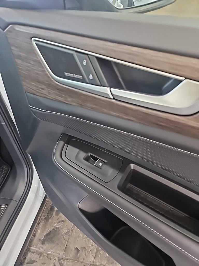 New 2026 Volkswagen Atlas SEL Premium R-Line image 12