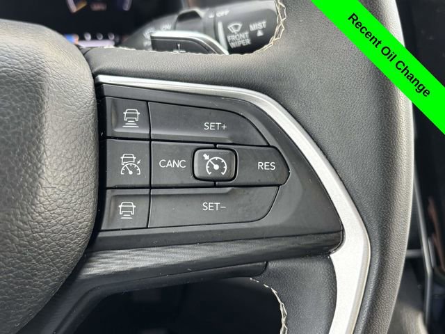 Used 2023 Jeep Grand Cherokee L Laredo image 14