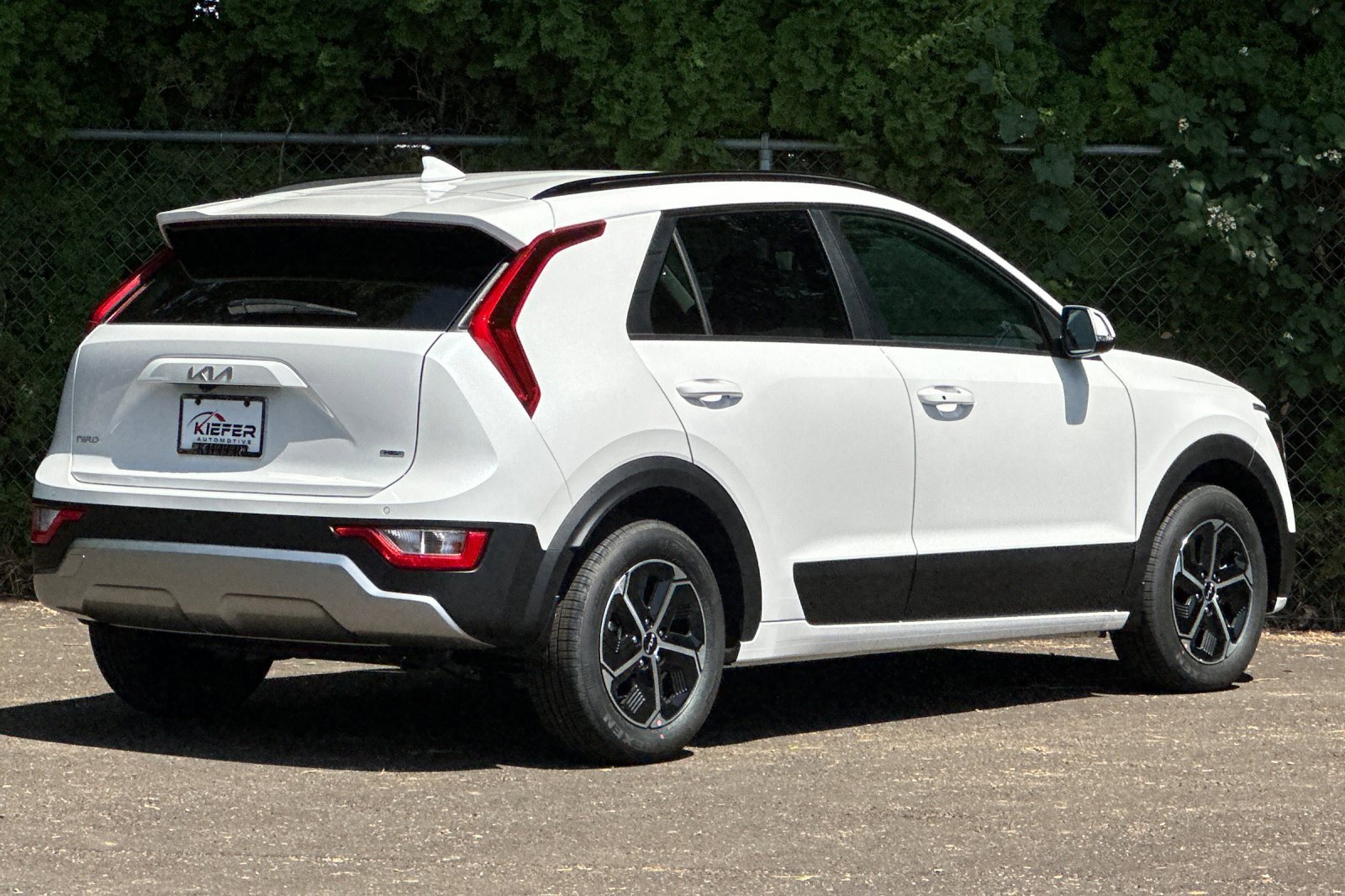 New 2025 Kia Niro EX image 3