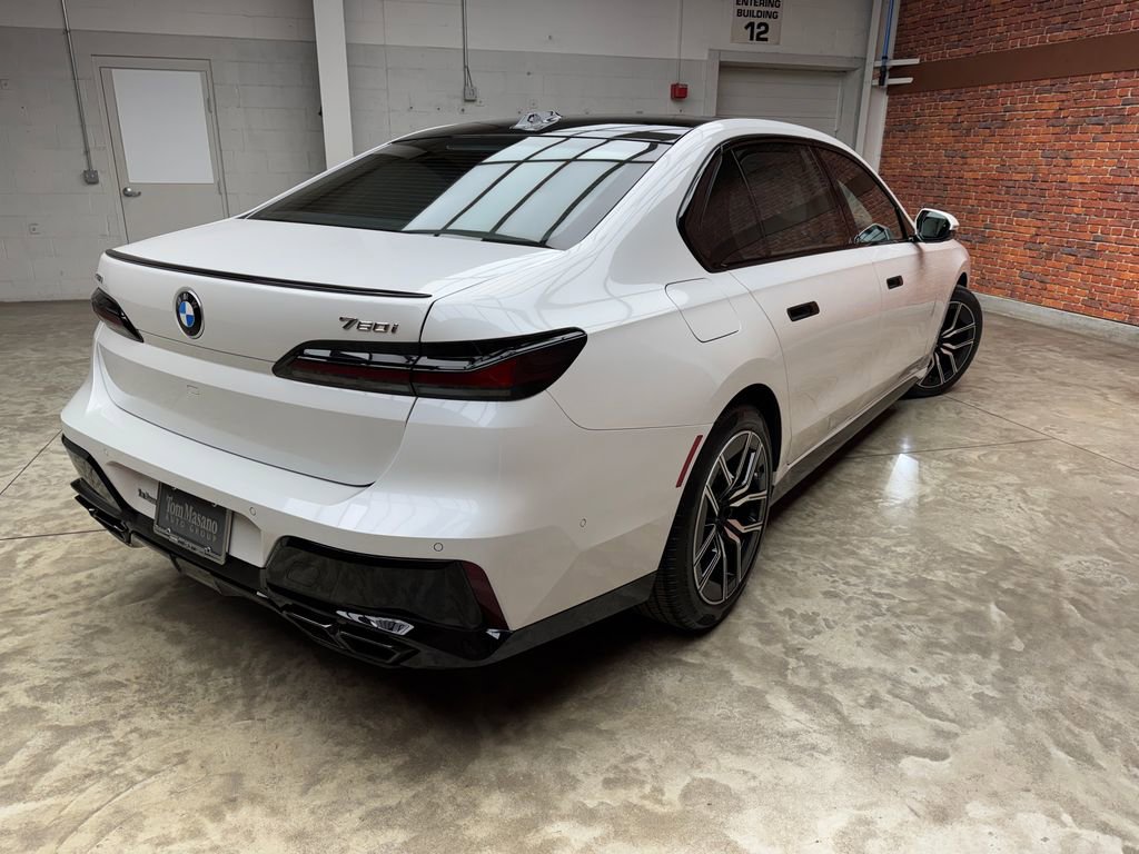 Certified 2025 BMW 760i xDrive w/ Luxury Rear Seating Package image 6