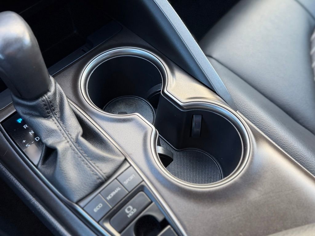 Used 2023 Toyota Camry SE image 16