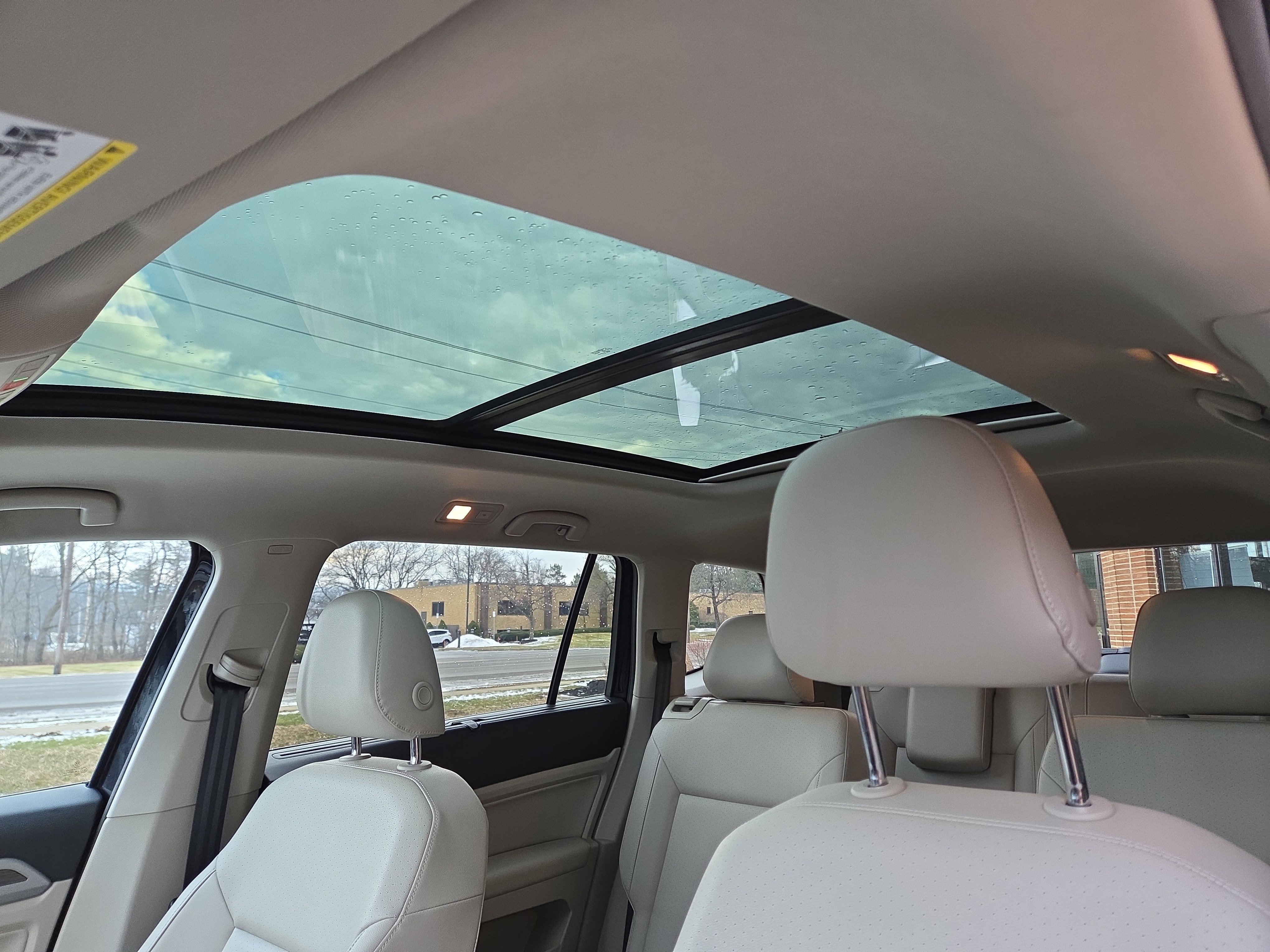 Used 2019 Volkswagen Atlas SE w/ Panoramic Sunroof Package image 28