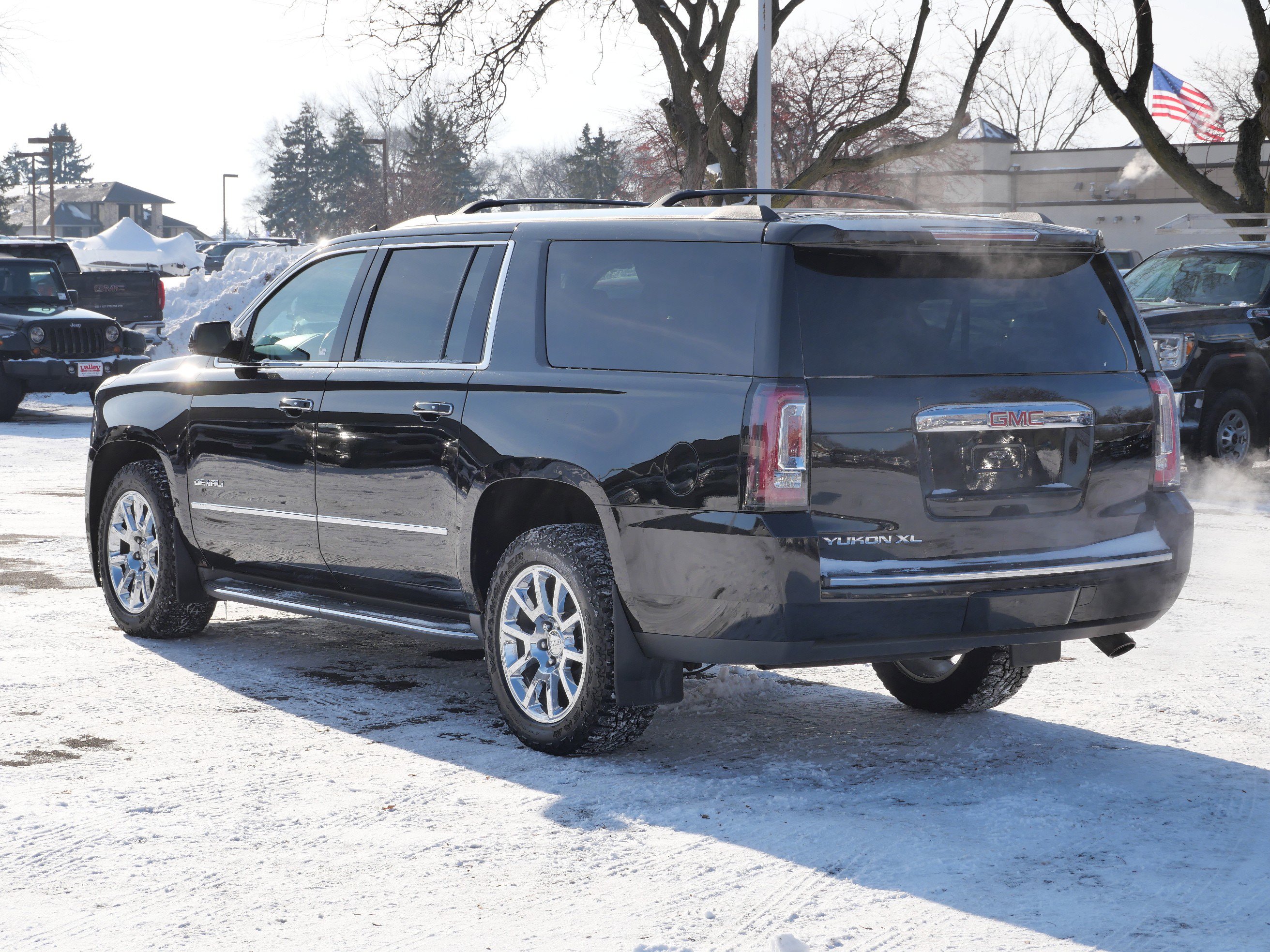Used 2015 GMC Yukon XL Denali w/ Touring Package image 6