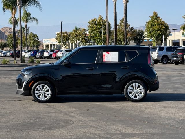 Used 2024 Kia Soul LX FWD image 9