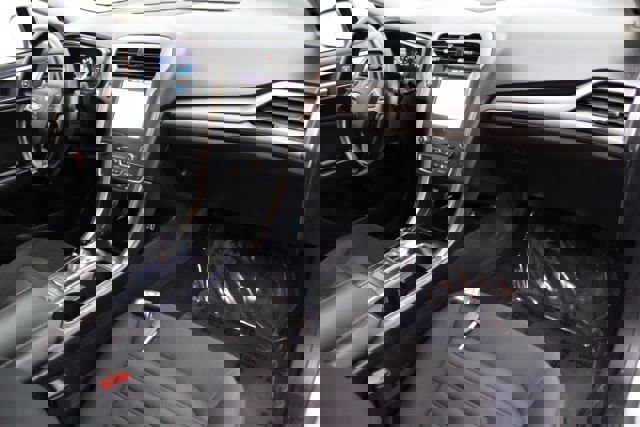 Used 2019 Ford Fusion SE image 23