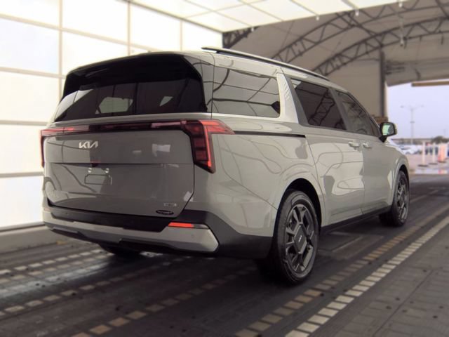 Used 2026 Kia Carnival EX FWD image 3