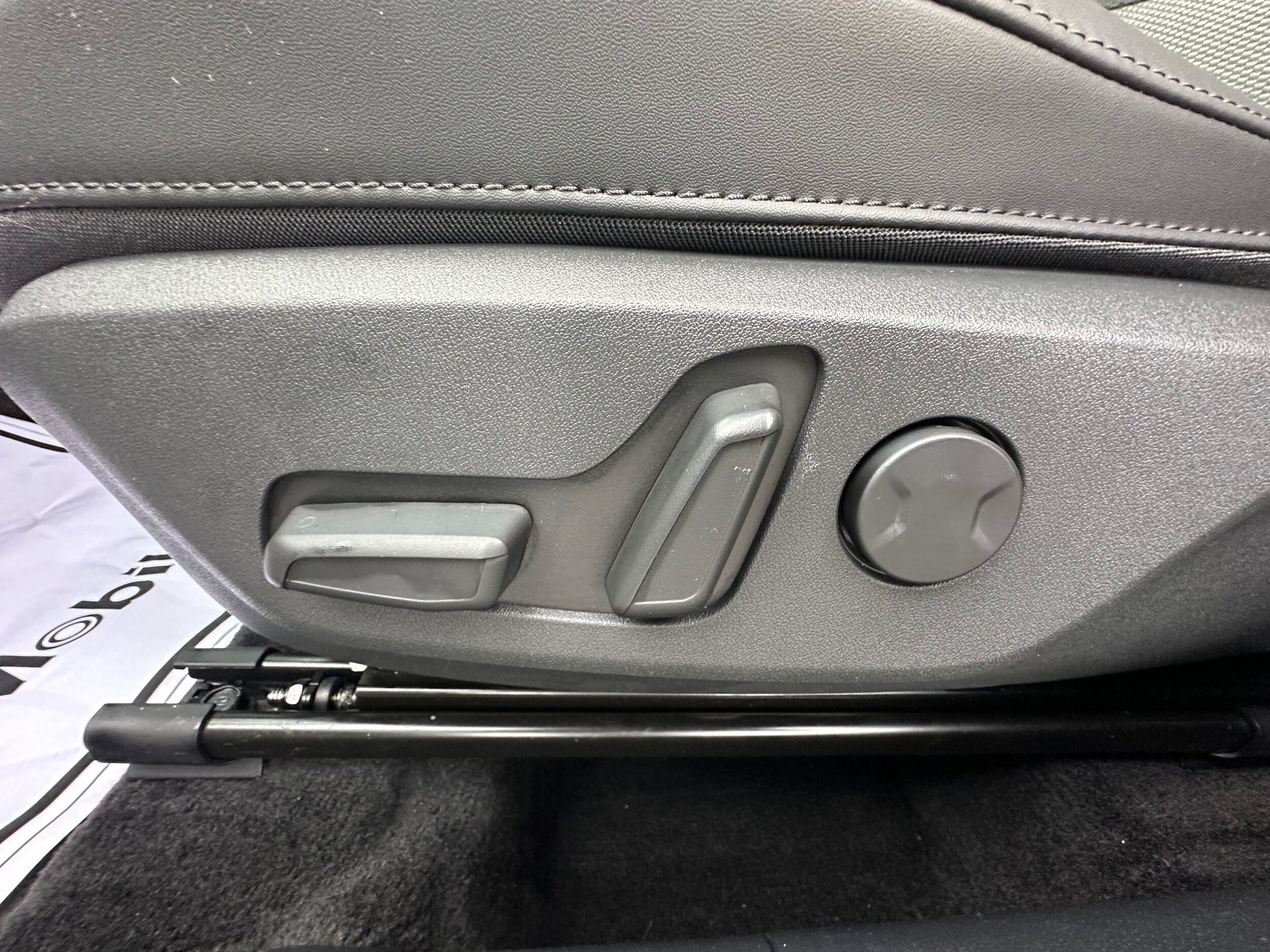 Used 2024 Kia Niro EX Touring FWD image 23
