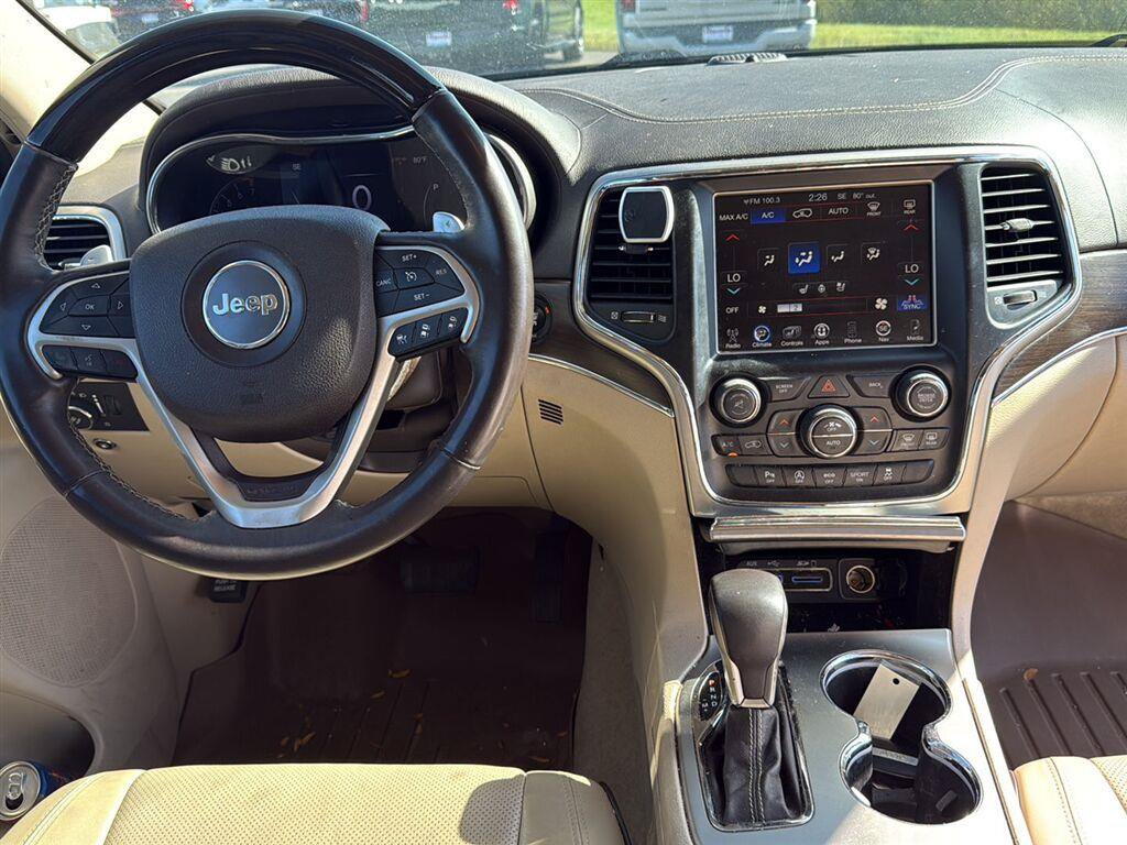 Used 2016 Jeep Grand Cherokee Overland w/ Advanced Technology Group AWD/4WD image 13