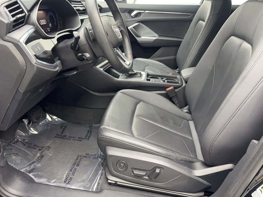 Used 2025 Audi Q3 2.0T Premium image 27