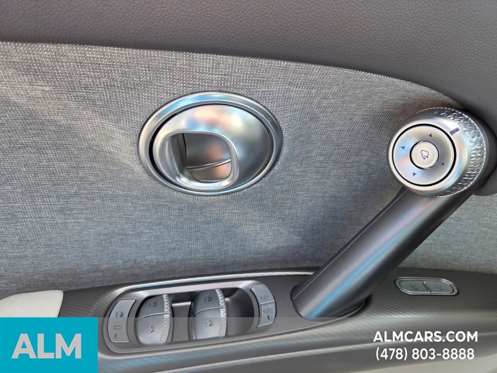 Used 2025 Genesis GV60 RWD image 29