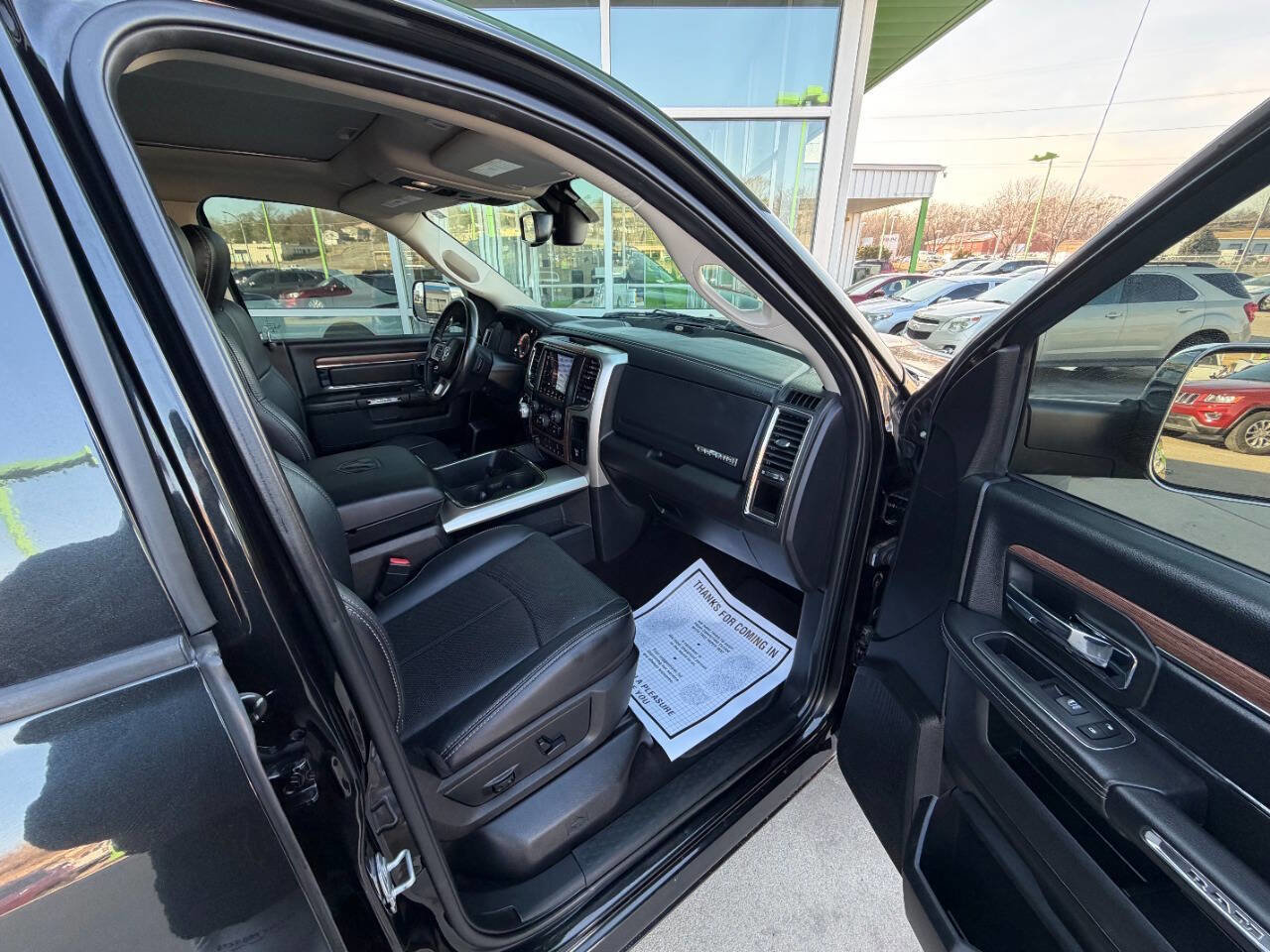 Used 2018 RAM 1500 Laramie AWD/4WD image 17