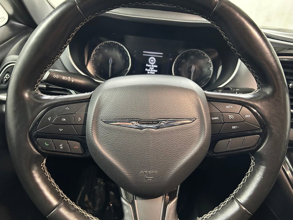 Used 2019 Chrysler Pacifica Touring Plus w/ S Appearance Package FWD image 18