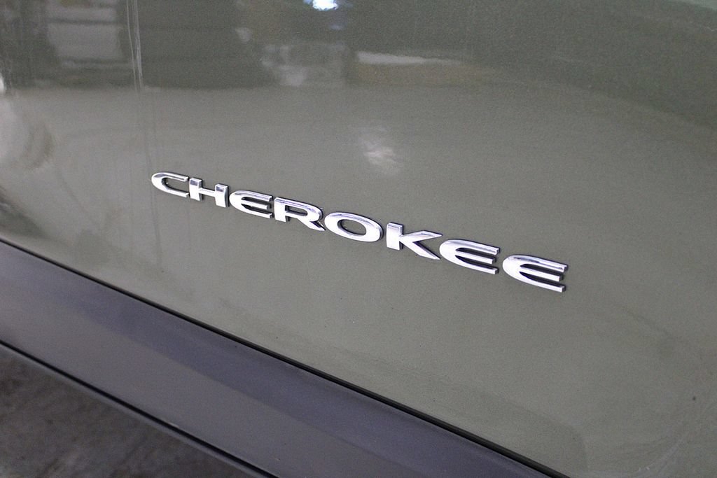 Certified 2021 Jeep Cherokee Latitude Lux w/ Sun & Sound Group AWD/4WD image 38