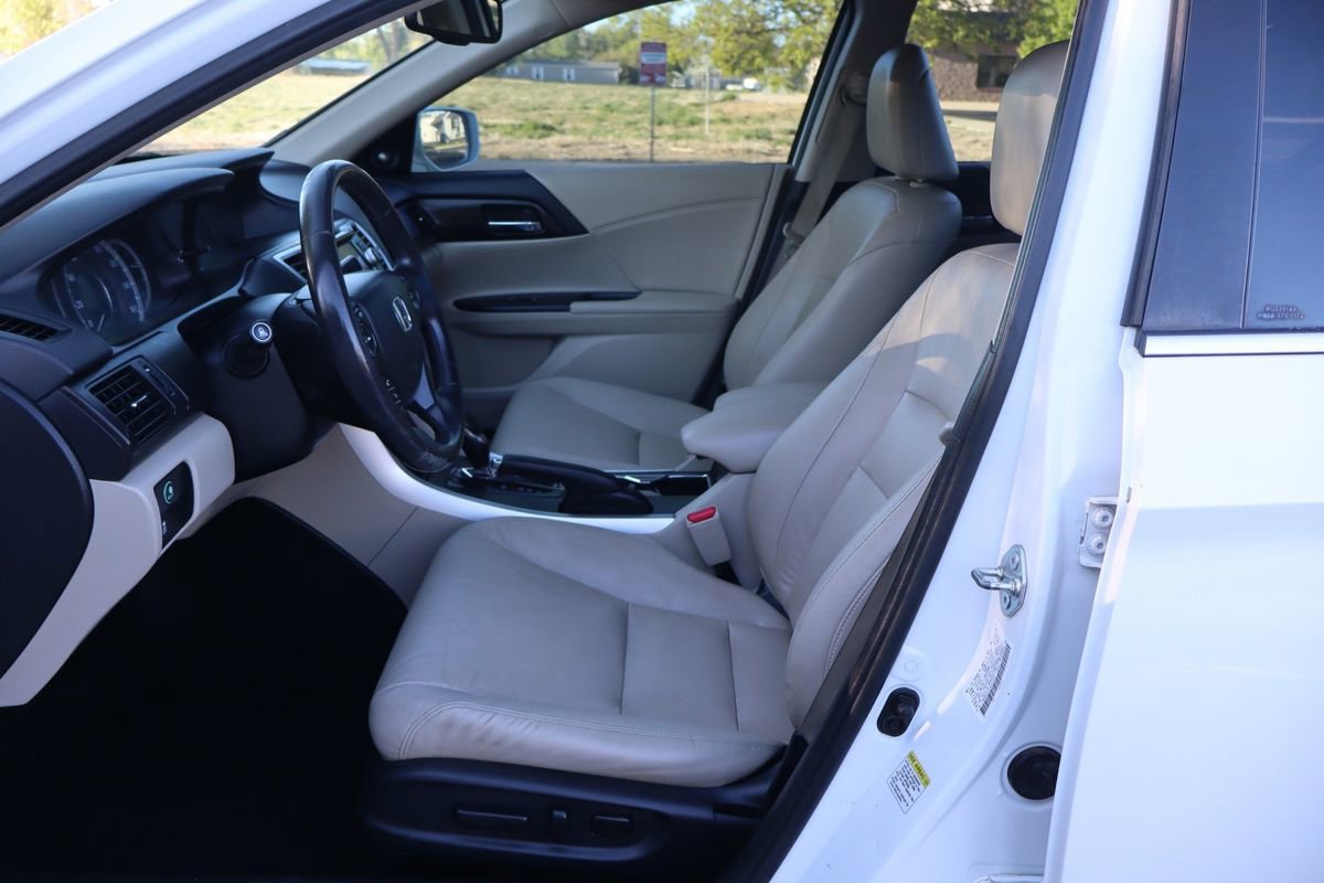 Used 2015 Honda Accord EX-L image 19