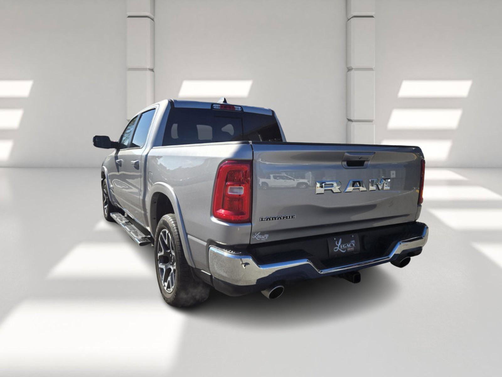 Used 2025 RAM 1500 Laramie image 5
