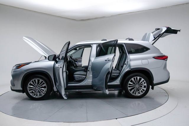 Used 2021 Toyota Highlander Platinum AWD/4WD image 18