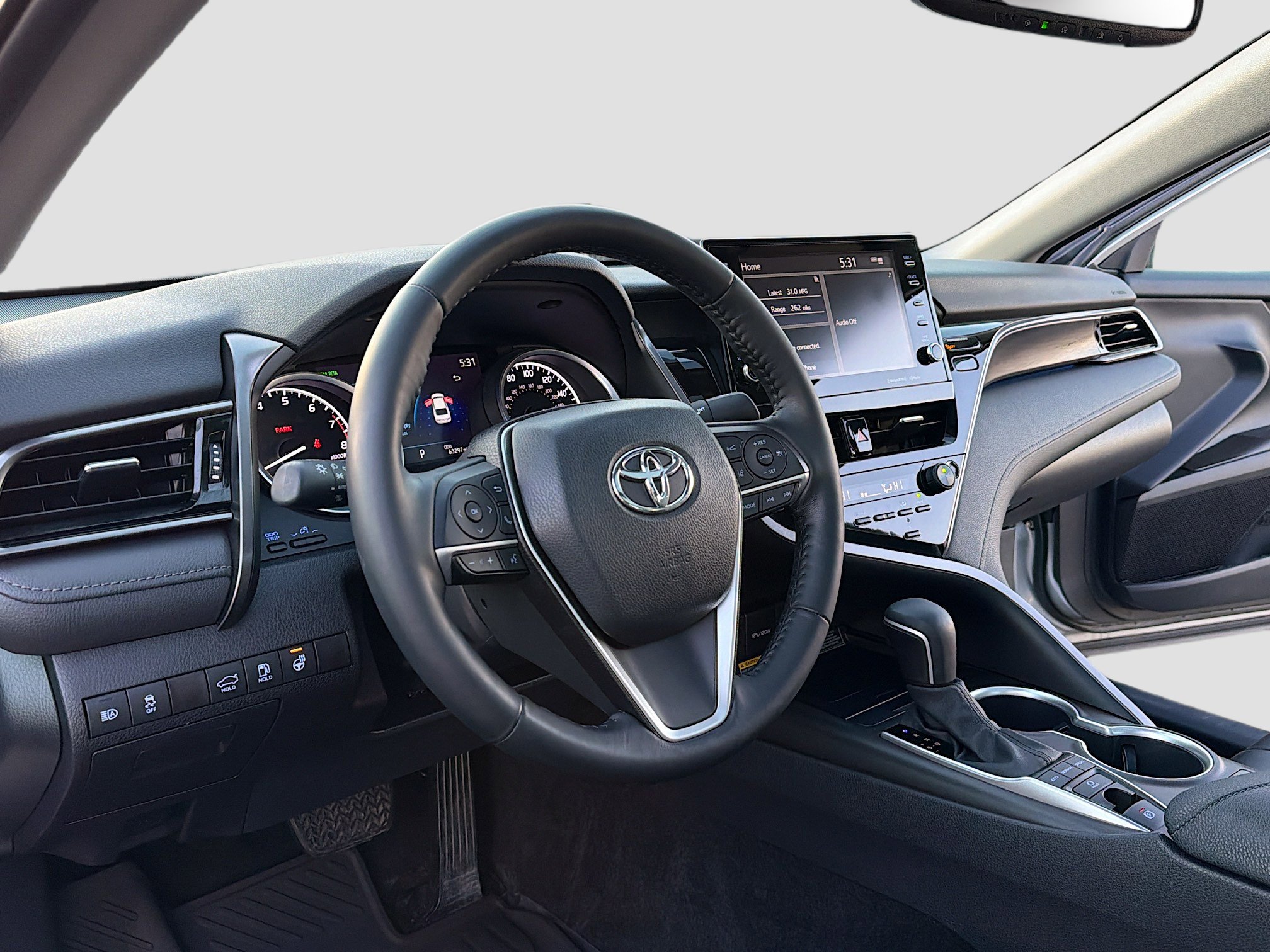 Used 2021 Toyota Camry XLE image 4