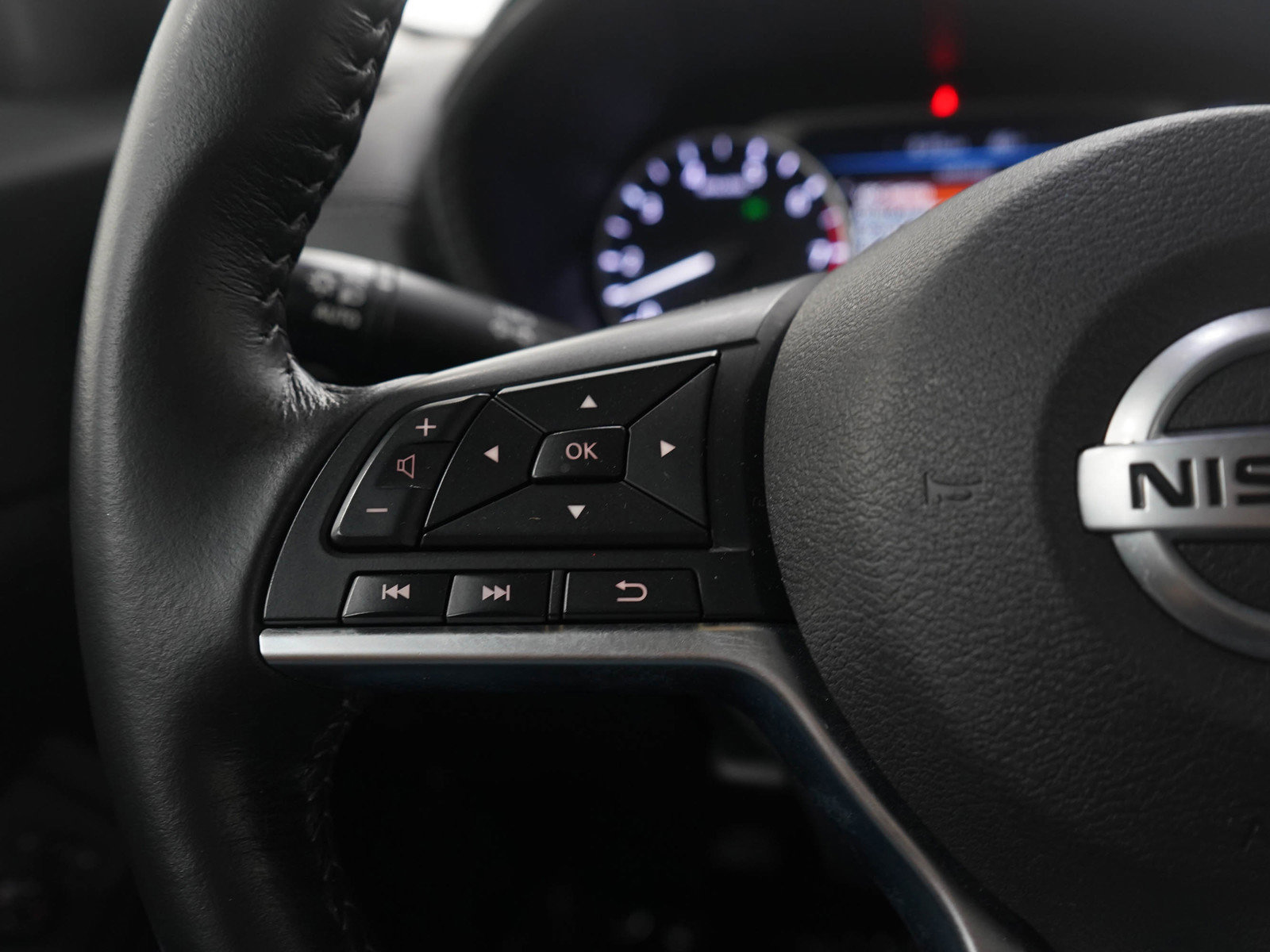 Used 2023 Nissan Sentra SV image 22