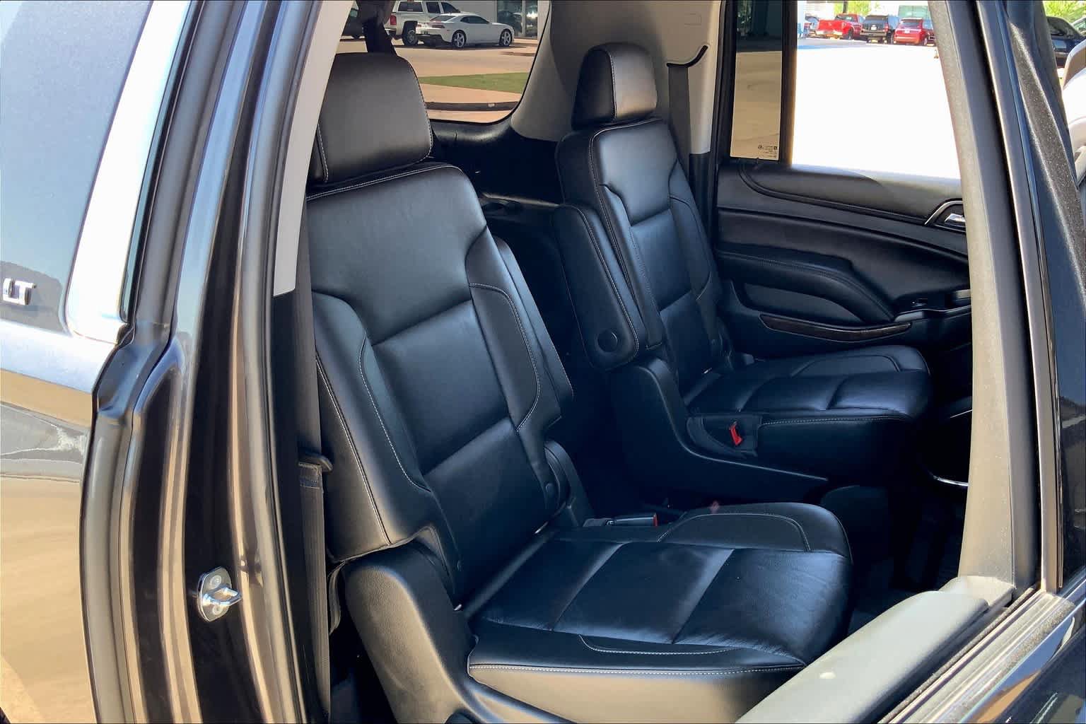 Used 2018 Chevrolet Suburban LT AWD/4WD image 19