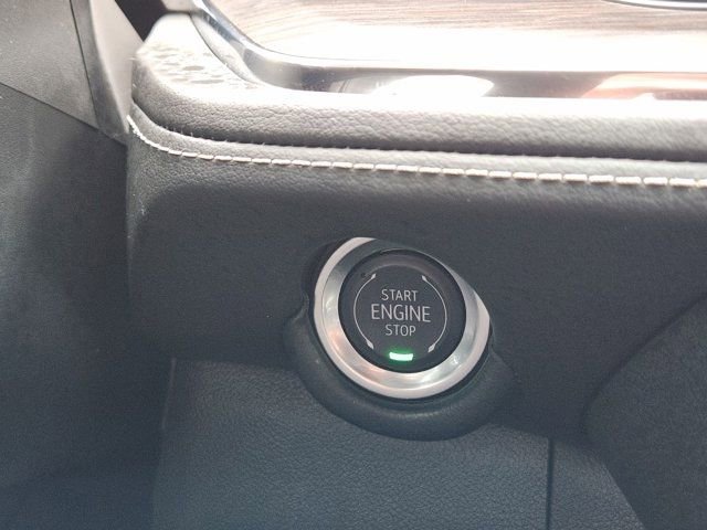 Used 2025 Chevrolet Suburban Premier image 8