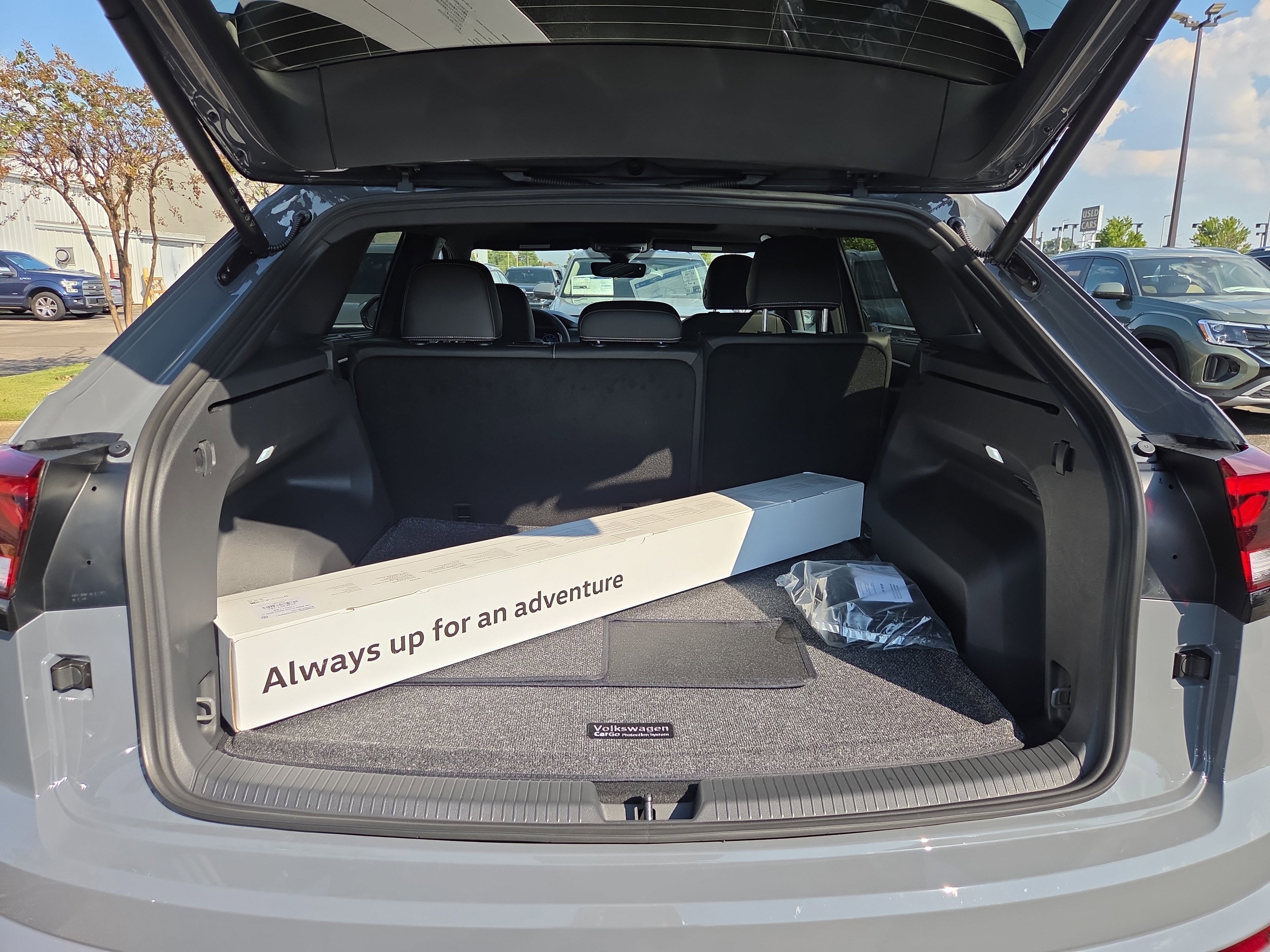 New 2026 Volkswagen Atlas Cross Sport SEL R-Line image 7