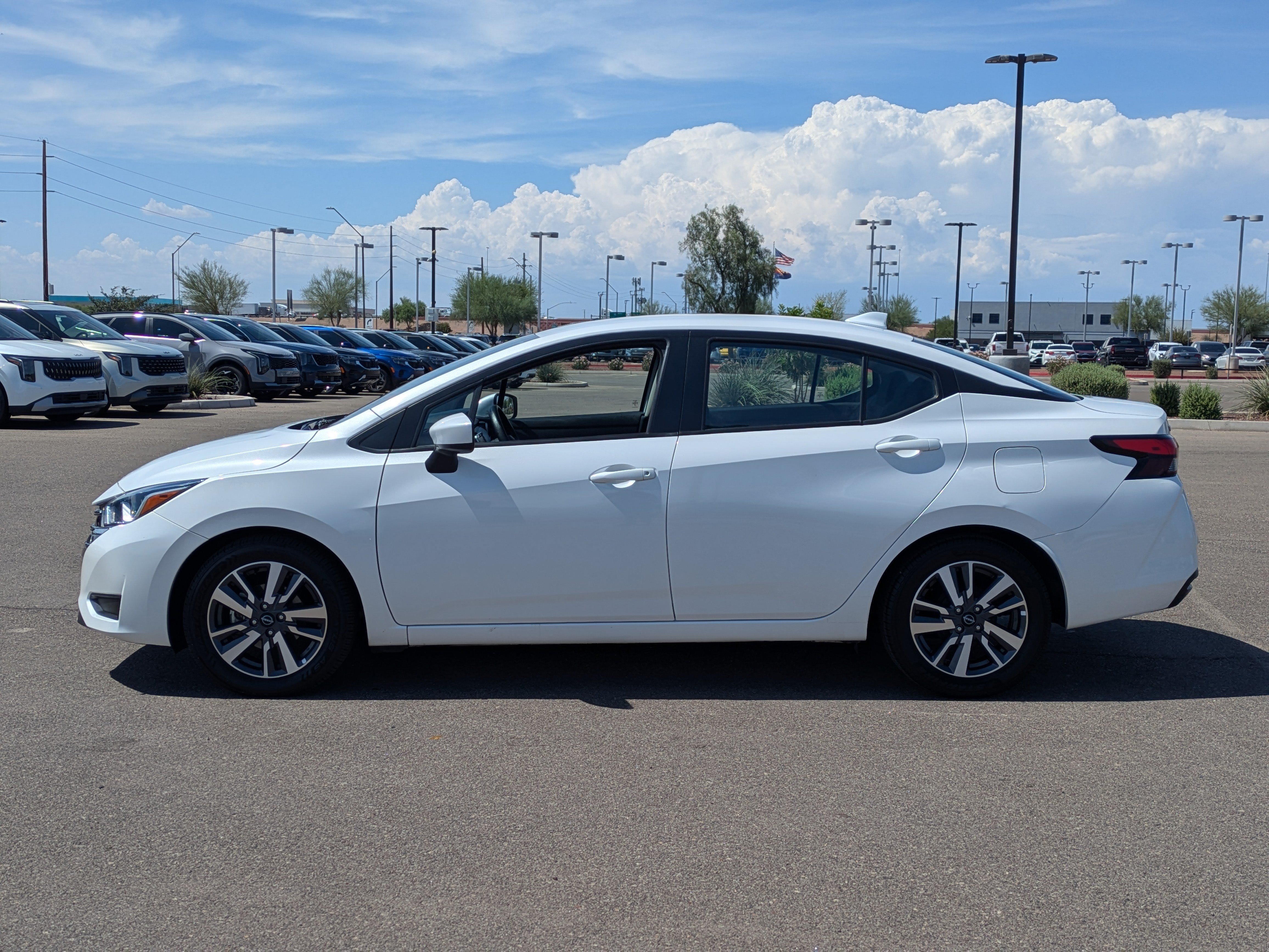 Used 2024 Nissan Versa SV FWD image 2