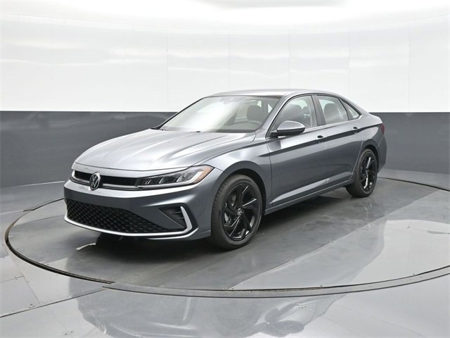 New 2026 Volkswagen Jetta SE image 3