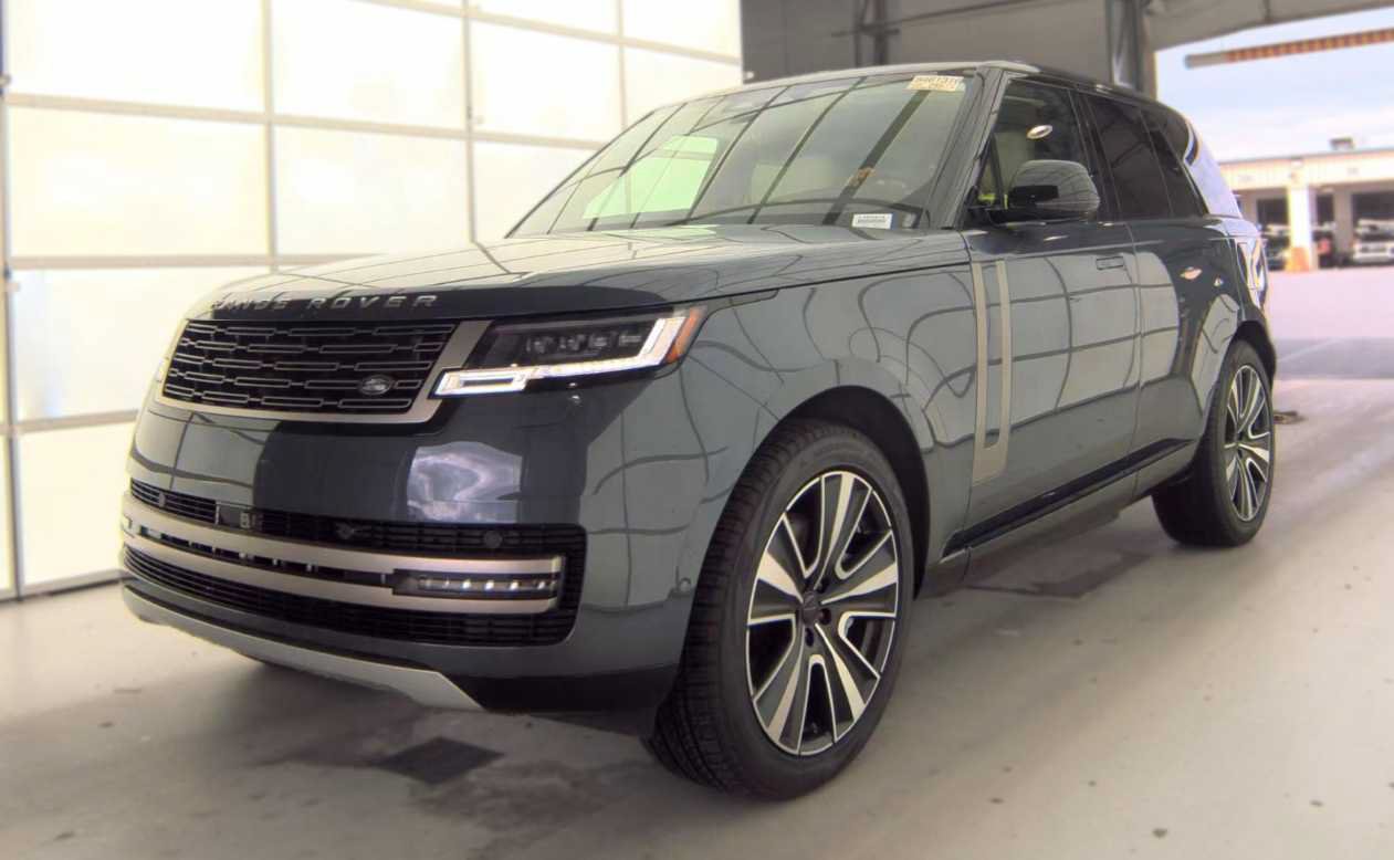 Used 2026 Land Rover Range Rover SE AWD/4WD image 1