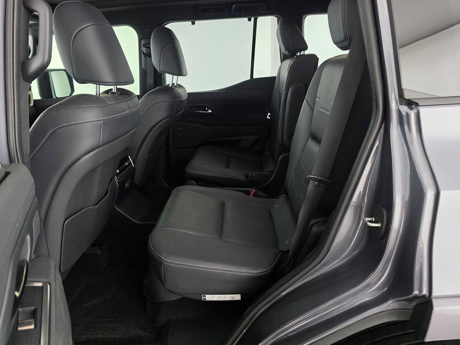 Certified 2024 Lexus GX 550 w/ Accessory Package (Z1) AWD/4WD image 16