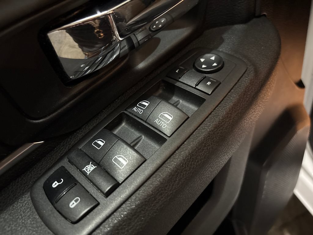 Used 2024 RAM 1500 Warlock RWD image 11