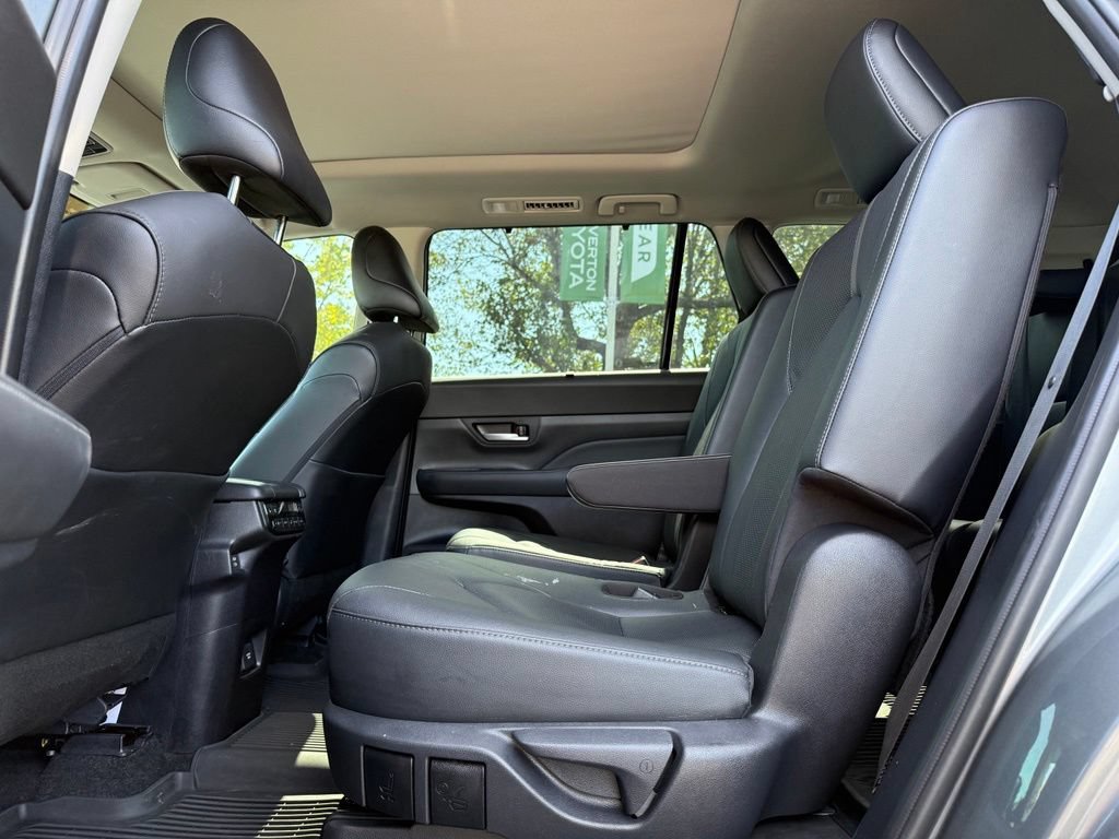 Certified 2026 Toyota Grand Highlander AWD image 16