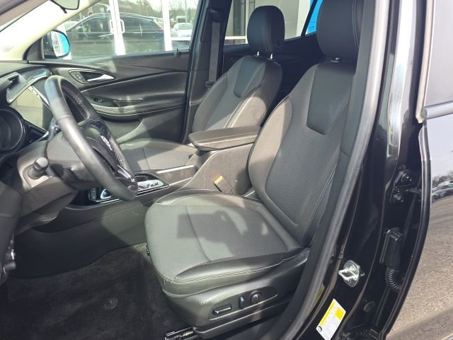 Used 2023 Buick Encore GX Select w/ Sport Touring Package image 9