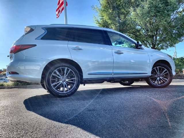 Used 2019 INFINITI QX60 Luxe w/ Essential Package AWD/4WD image 9