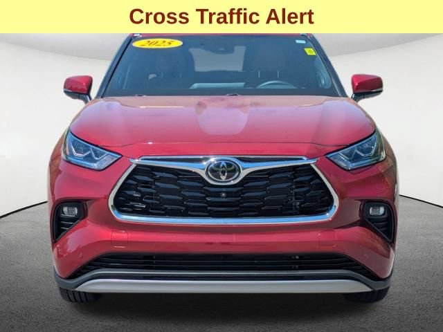 Used 2025 Toyota Highlander Platinum AWD/4WD image 11