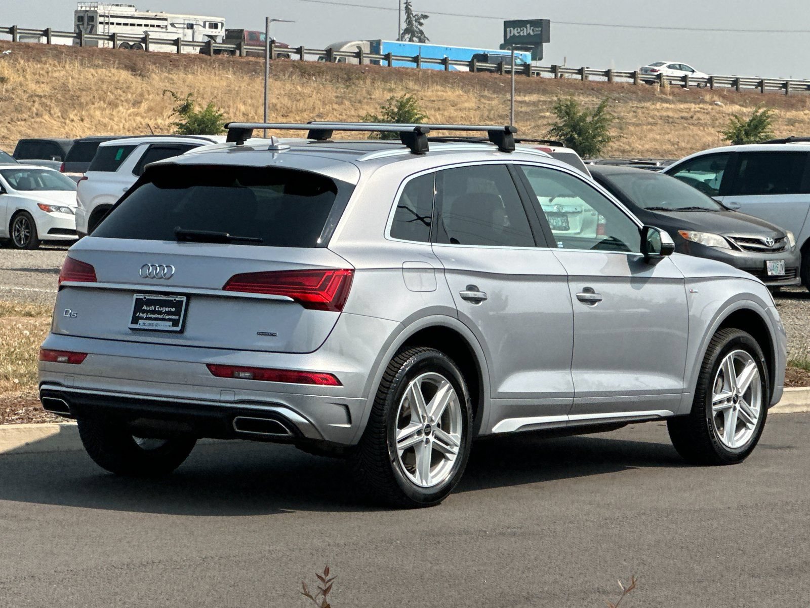 Used 2023 Audi Q5 e Premium w/ Convenience Package AWD/4WD image 3